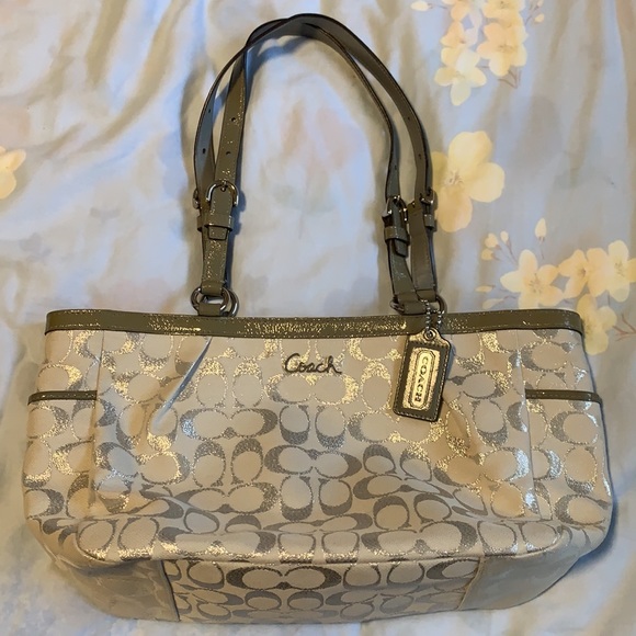 Coach signature fabric handbag - Picture 2 of 8